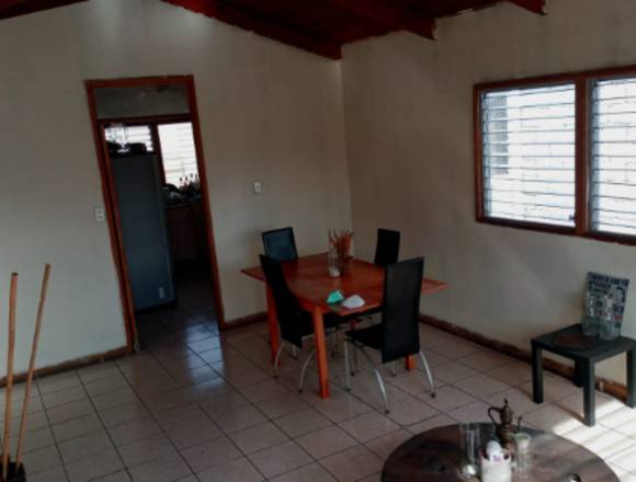 Se vende casa en Colonia El Maestro Zona 15