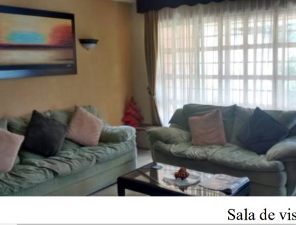 Se vende casa en Colonia Puerta de Hierro Zona 16