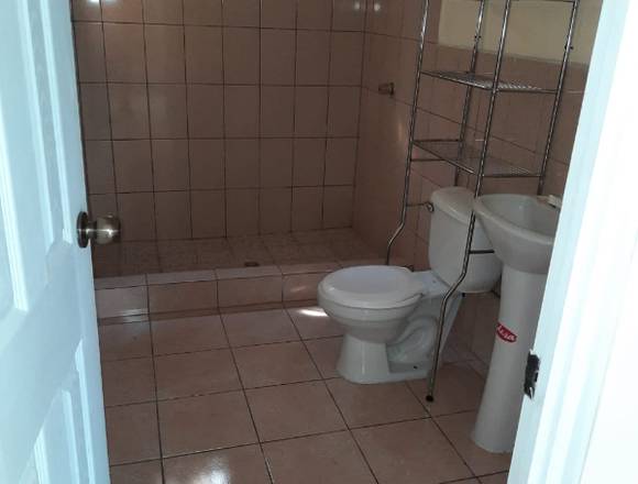 Apartamento en 4to Nivel en Colonia Villa Sol Z 12