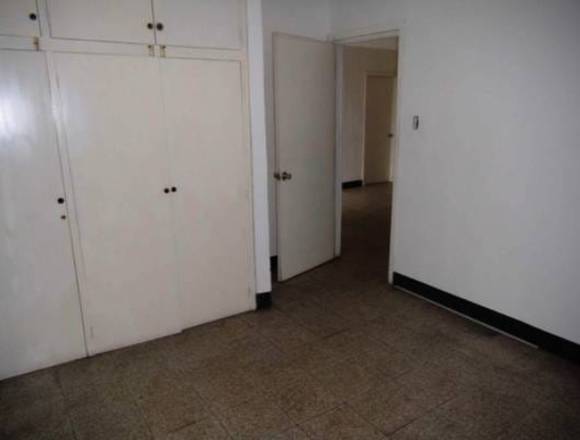 Se vende casa en Colonia Lourdes Zona 16