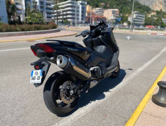 Yamaha T-Max 530 en parfait état.