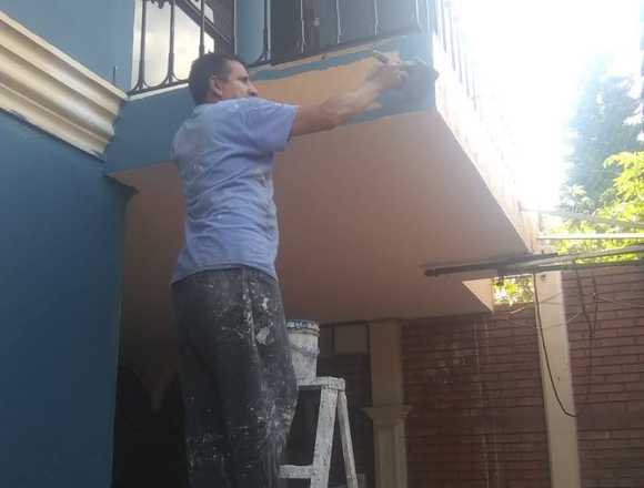 Pintor de casas en morelua