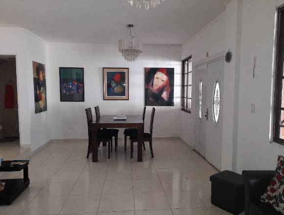 VENDO CASA HERMOSA Y AMPLIA