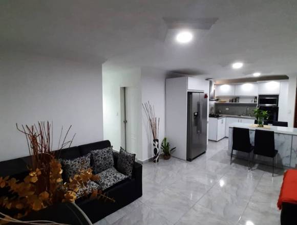 En Venta Hermoso Apartamento Totalmente Remodelado