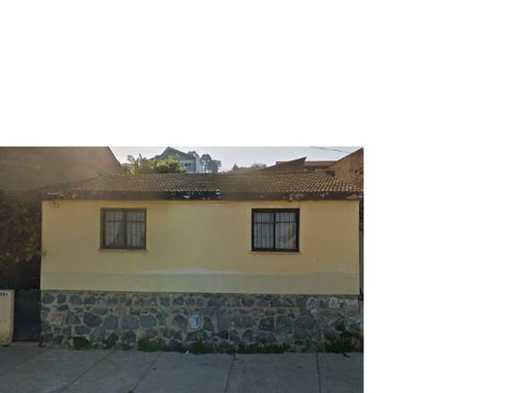  2 CASAS EN MIRAFLORES ALTO EN UN AMPLIO TERRENO