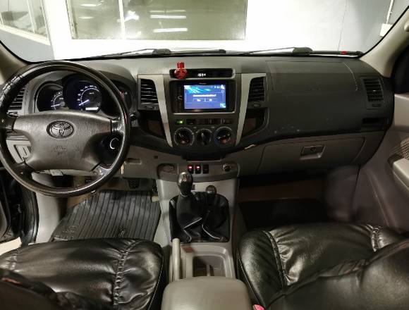 Toyota HiLux,2008 302000 km