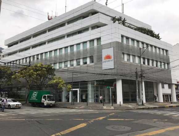 ALQUILER DE OFICINA AMPLIA AL NORTE DE LA CIUDAD