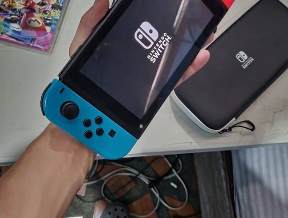 NINTENDO SWITCH V2 + CARTUCHERA