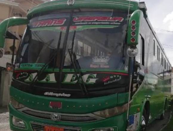 DE OPORTUNIDAD SE VENDE BUS CON PUESTO