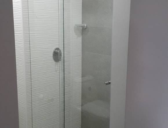 CABINAS PARA BAÑO EN VIDRIO TEMPLADO