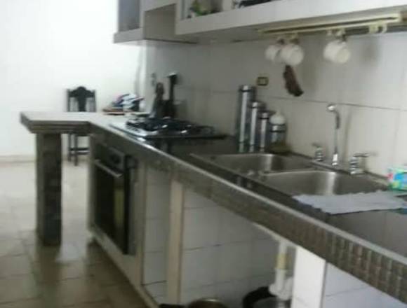 Vendo casa remodelada en Araguaney Flor Amarillo