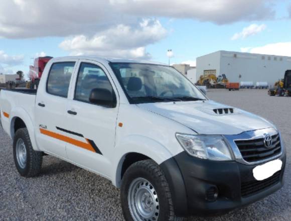 Toyota hilux  srv 4x4 2015