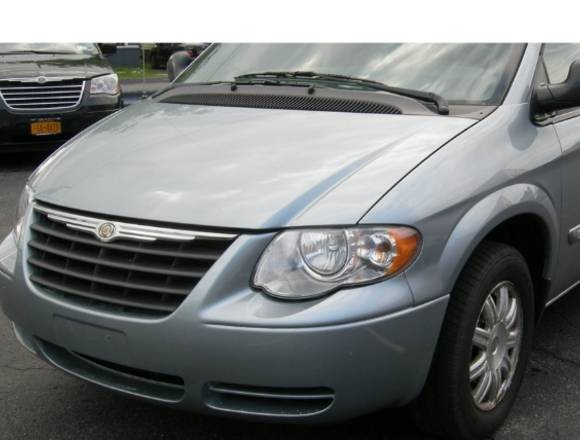 chrysler town country 2005 la mas nueva 