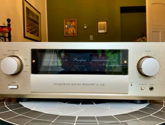 Accuphase E-308 Integrierter Verstärker