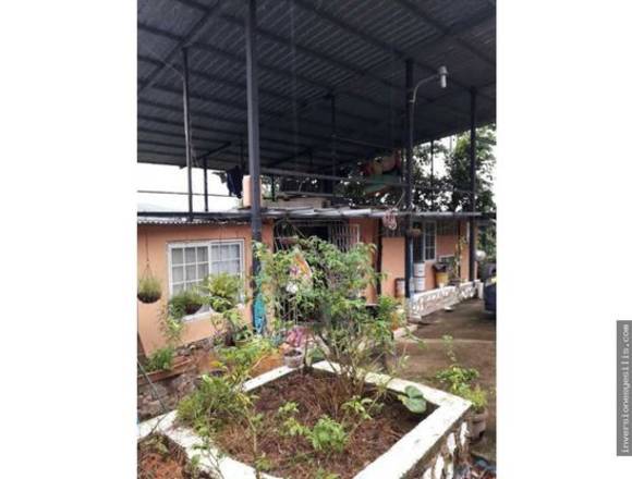 VENDO CASA EN PENONOME CON TERRENO