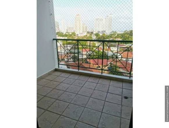 VENDO AMPLIO APARTAMENTO EN VIA PORRAS