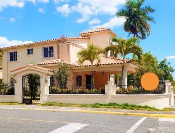 #DEVENTA: Casa en Arroyo Hondo