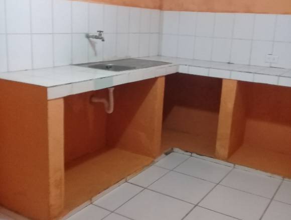 VENDO CASA EN URCUQUI CENTRO DE DOS PISOS 