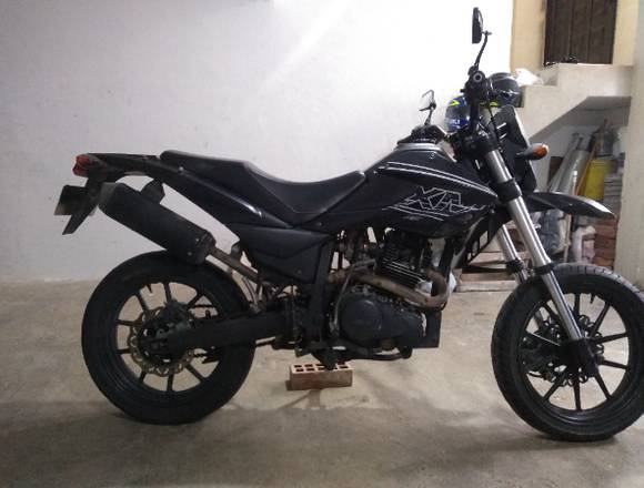 Vendo AKT XM 180 MOD.2012 MOTOR MONOSHOCK NUEVO