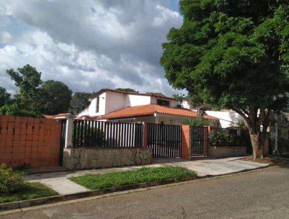 Se Vende Casa en la Trigaleña a remodelar