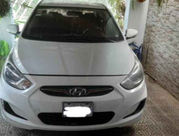 Hyundai Acce 2015 blanco 