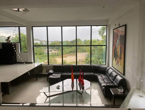 Casa En Venta En Colinas de Guataparo