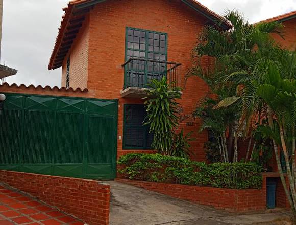 Townhouse en Guatire EN VENTA potencial inversión