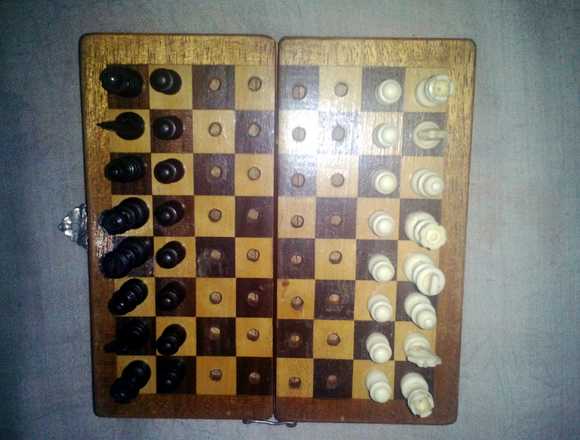 I’m selling an relic old Chess Set