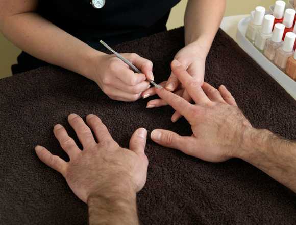 Manicure, pedicure y masaje relajante 