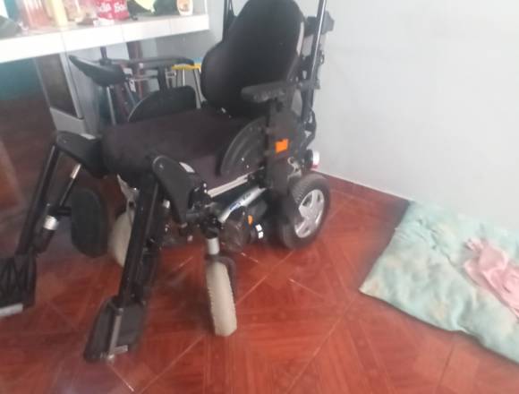 Gran oferta vendo está silla ruedas