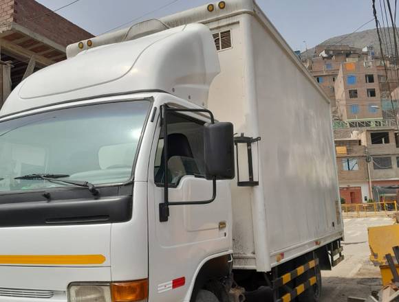 Camion de carga Nissan Condor 5/98 del año 1998