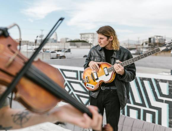 Clases presenciales de Violin, Guitarra