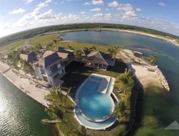 Mansión con Muelle Privado 7 Habitaciones Isla Cap Cana Punta Cana