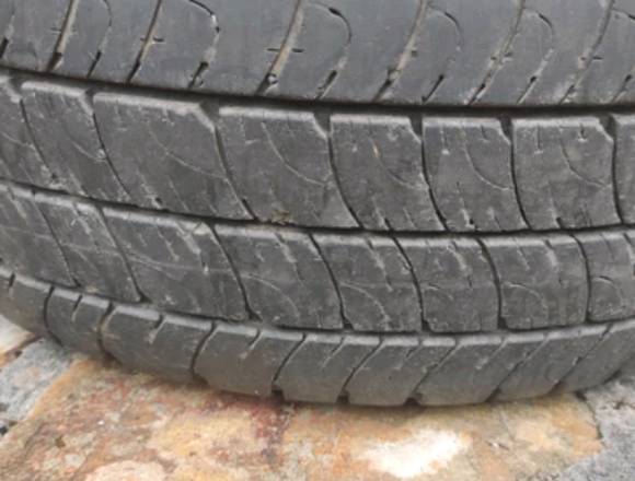 vendo neumáticos 215/60r/16c