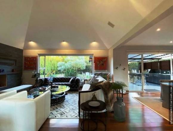 ¡Hermosa Casa en venta! Conjunto sobre la Milla de Oro, Chia