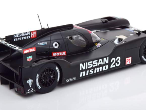 Nissan GT-R Nismo Test Le Mans 2015 - AUTOart 1/18