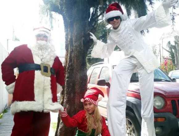 SANTA CLAUS Y LOS ZANQUEROS/ fiestas decembrinas.