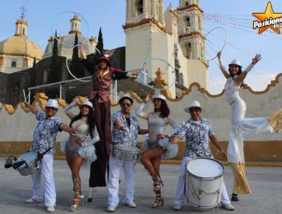 Batucada y Zanqueros / Carnaval y Desfiles  