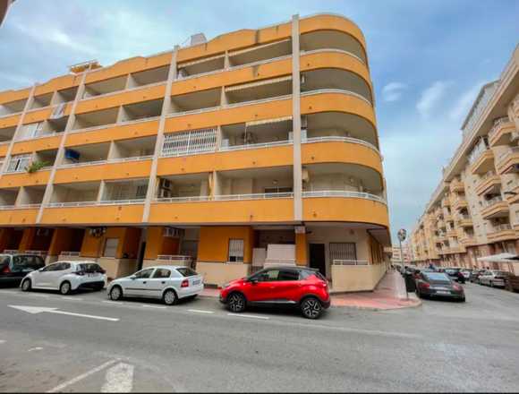 Se vende piso en la playa de Torrevieja 