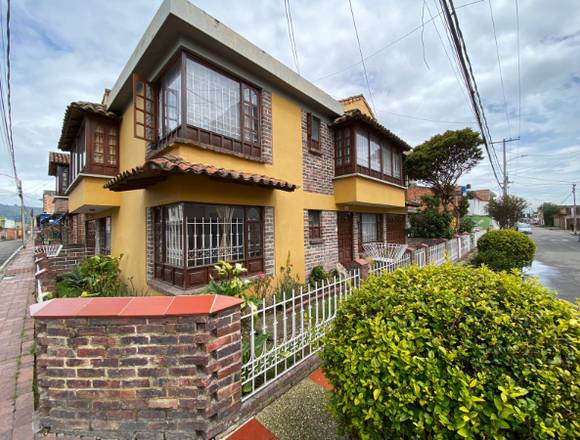 Casa Bifamiliar (Esquinera) y Casa de una Planta