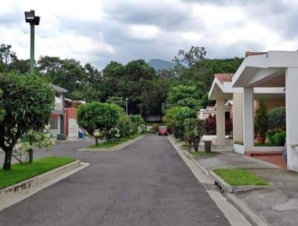 SE VENDE EN RESIDENCIAL QUINTAS DE LAS ESMERALDAS