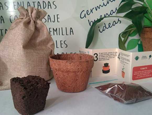 Kit de siembra con bolsa de yute y matera de coco.