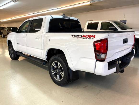 TOYOTA TACOMA AÑO 2018