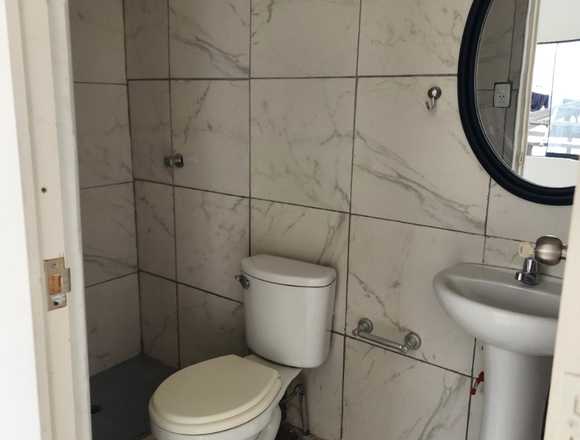 Se alquila habitación con baño en Lince