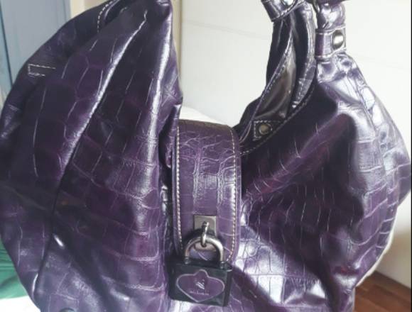 Bolso morado de Robert Prieti