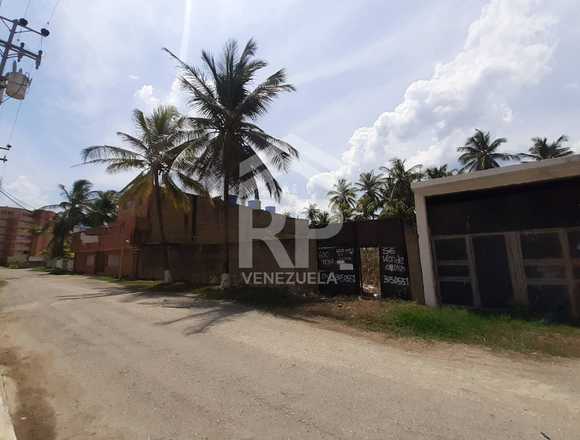 SGT-148 Terreno en Venta En Tucacas