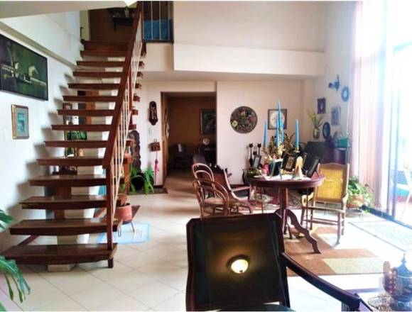 SE VENDE APARTAMENTO DUPLEX EN VERSALLES, NORTE, CALI