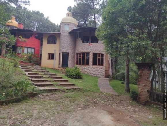 Hermosa Cabaña céntrica en el Bosque de Mazamitla, Jalisco.