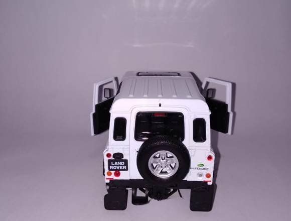 Land Rover Defender De Colección A Escala 1 /24