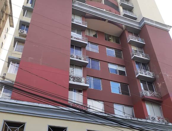 Amplio apartamento con doble balcon